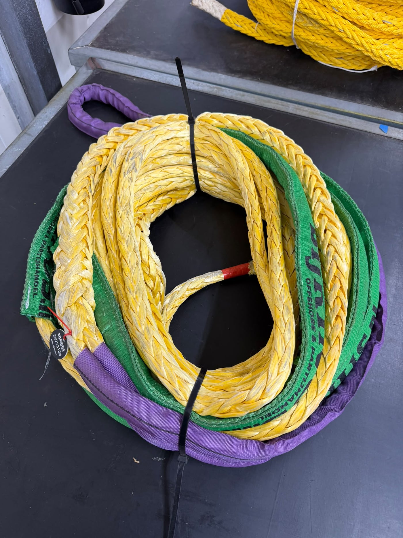 HMPE 27 meter / 22mm 1 kant lus van 1 meter