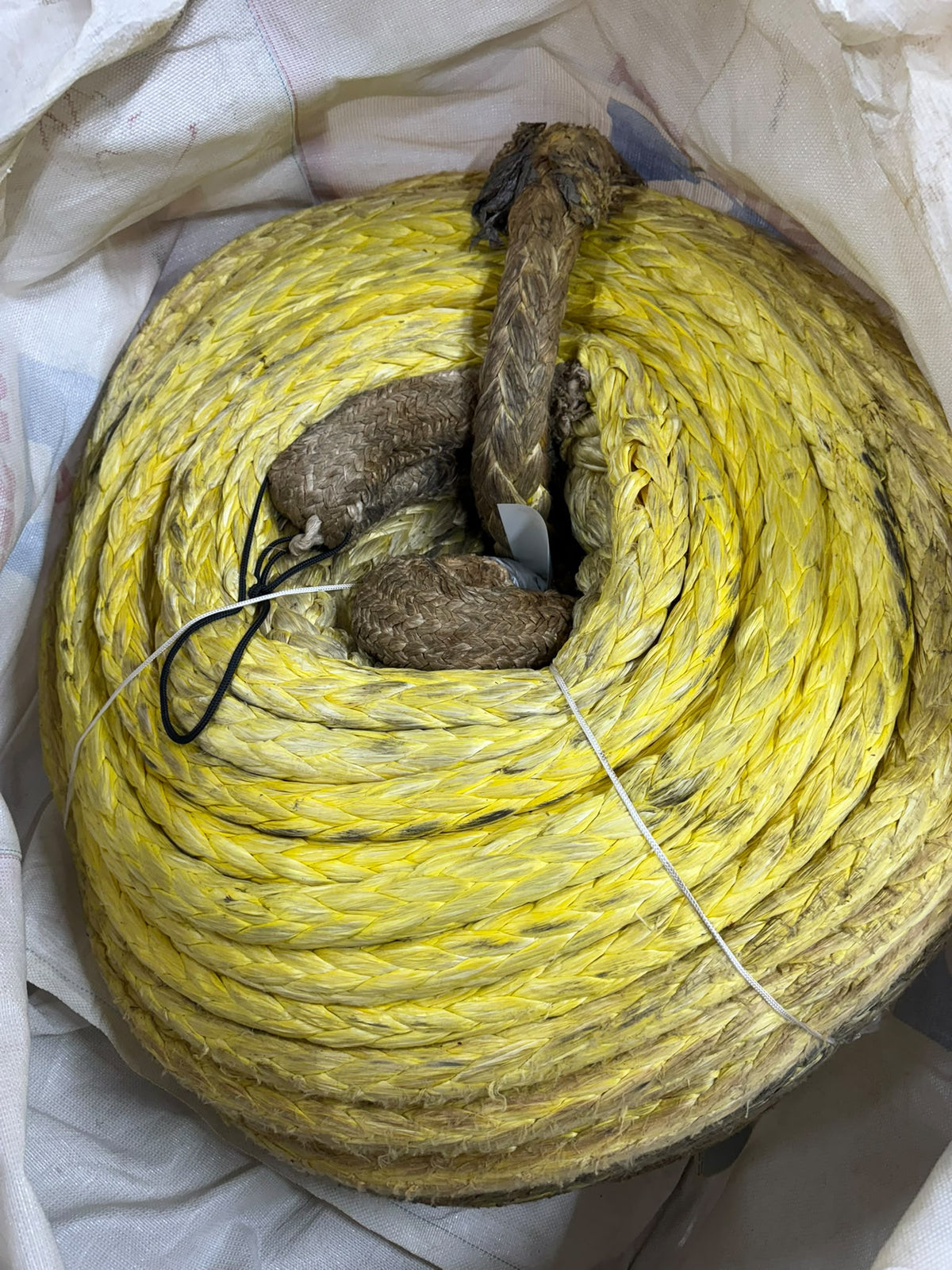 Gebruikte dyneema 220 meter / 32mm beide kanten oog