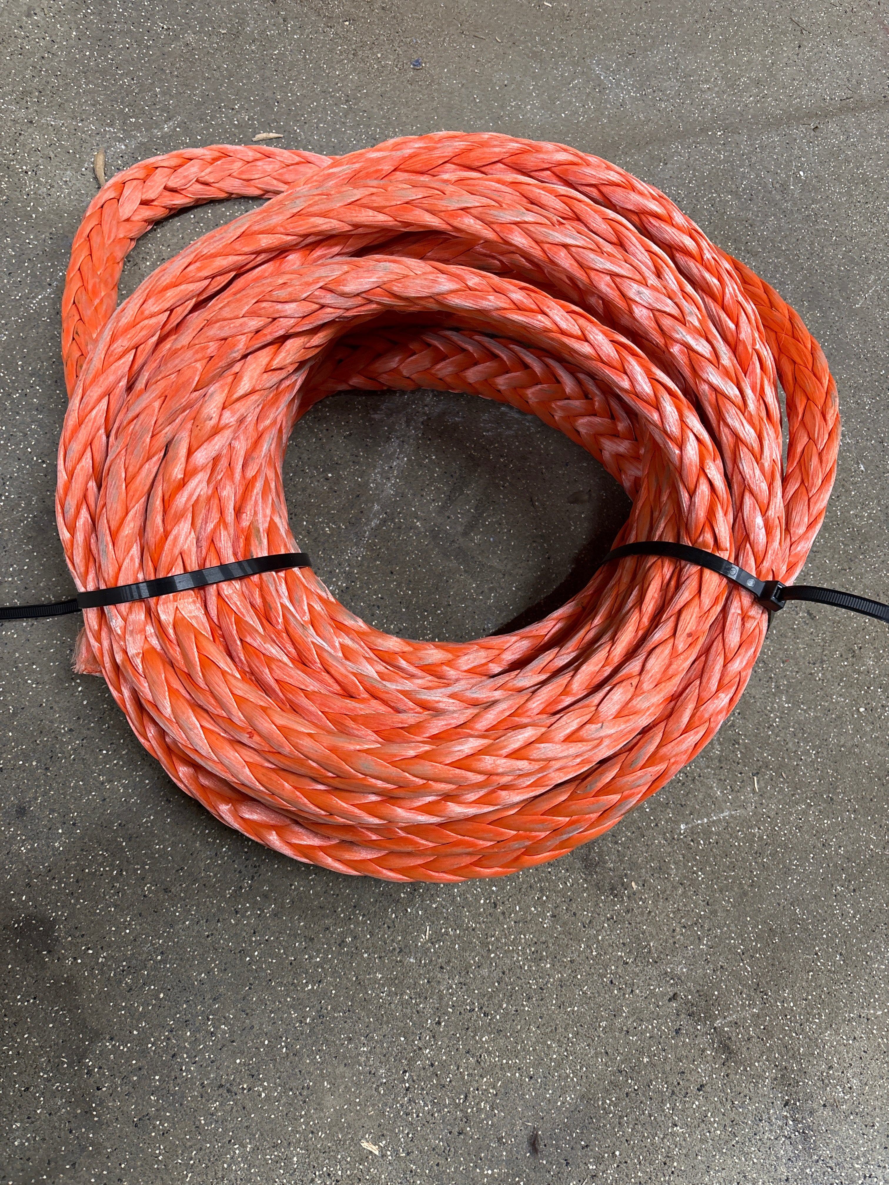 Dyneema 20m/ 24mm+ oog van 1m