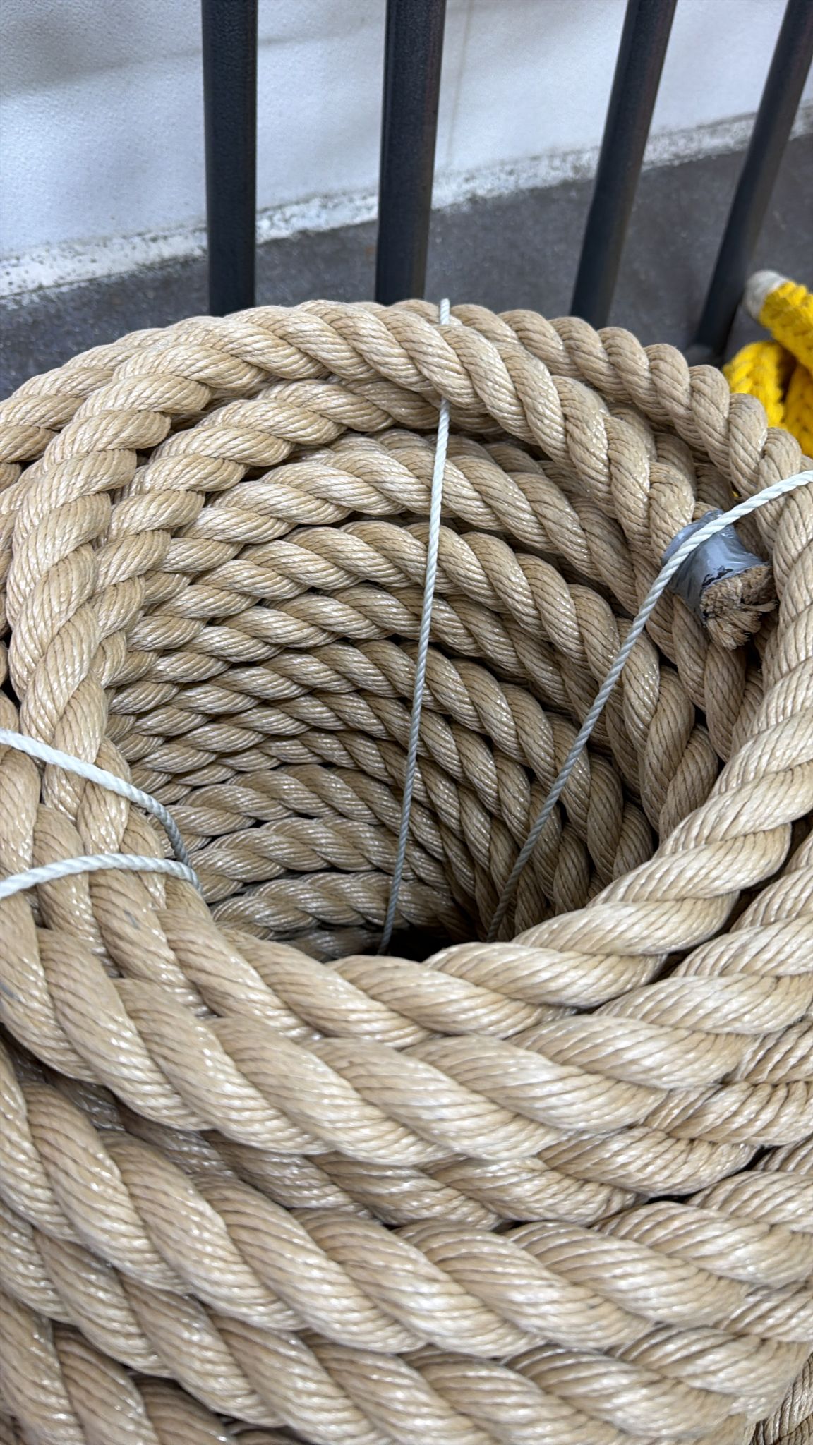 Polyester klassiek 3 strengs 50 meter / 28mm