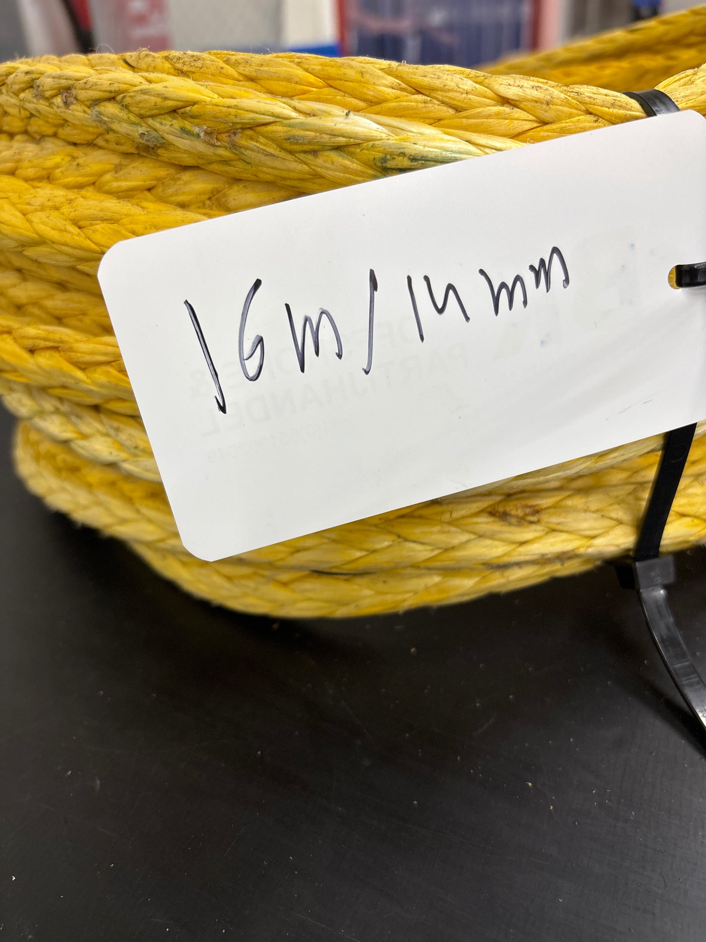 Gebruikte Dyneema 16m/ 14mm + 1 klein oogje