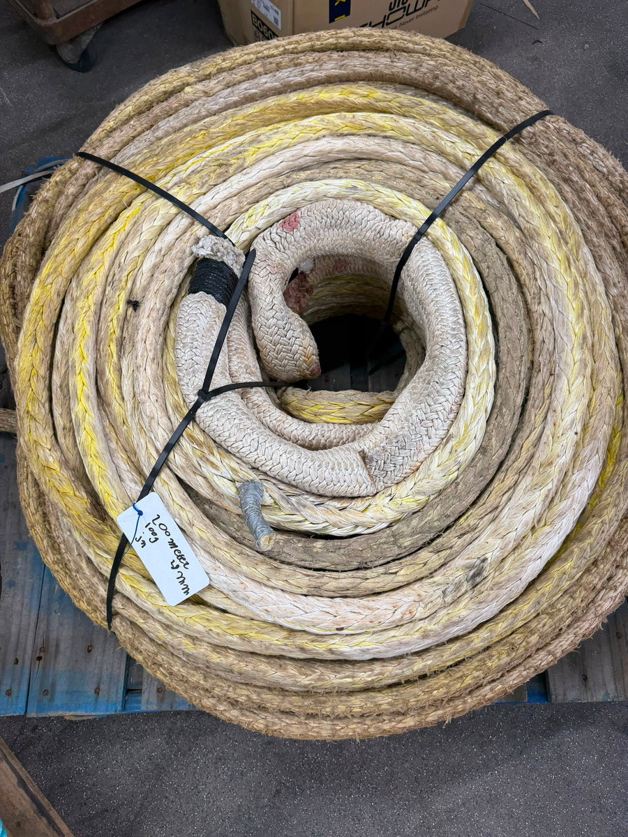 Gebruikte dyneema 200m/ 28mm + 2 ogen 1,5m