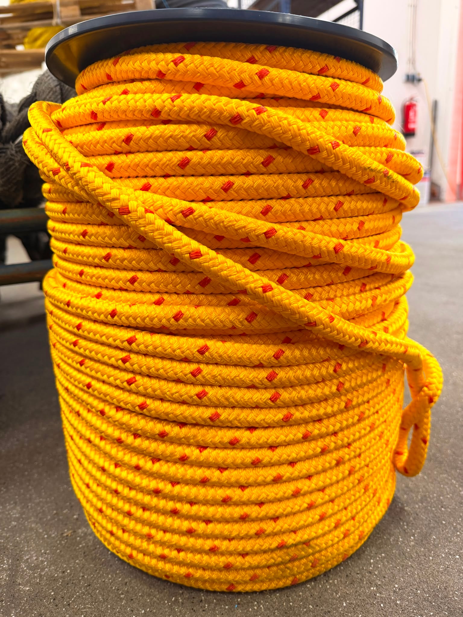 Lanex polyester geel 183 meter/ 14mm (S.O.S)