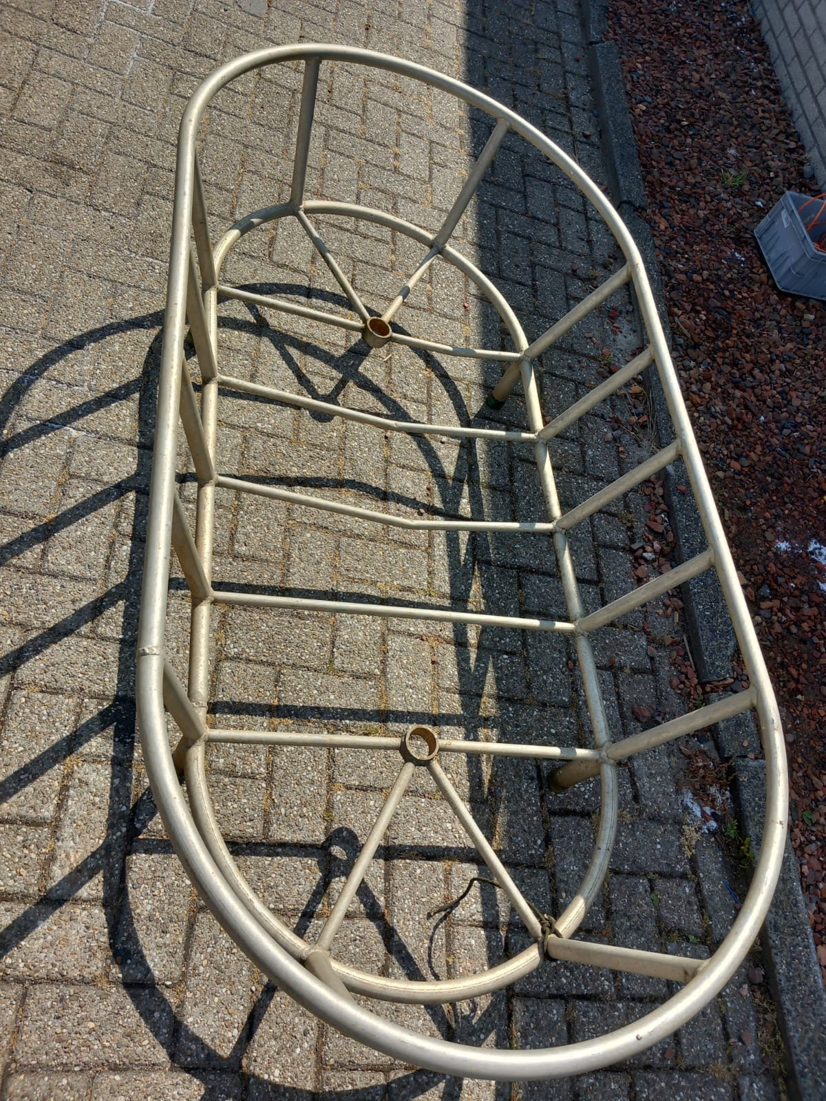 Gebruikte trossenbak aluminium ovaal 195cm x 100cm