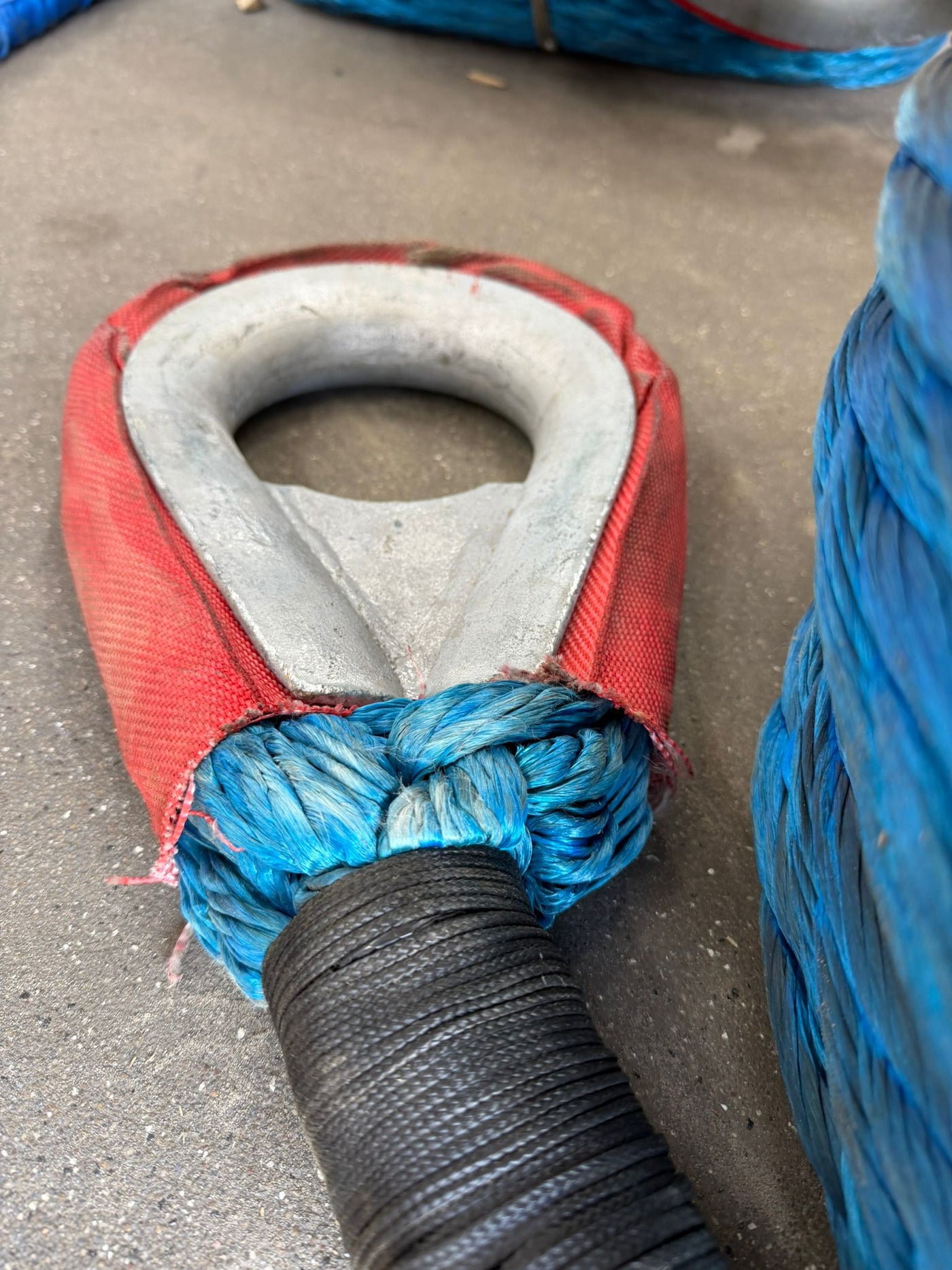Gebruikte dyneema ca 85 meter / 42mm + RVS kous