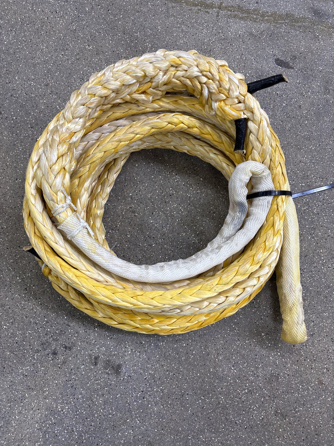 Gebruikte Dyneema 10m/ 22mm+2 kleine ogen