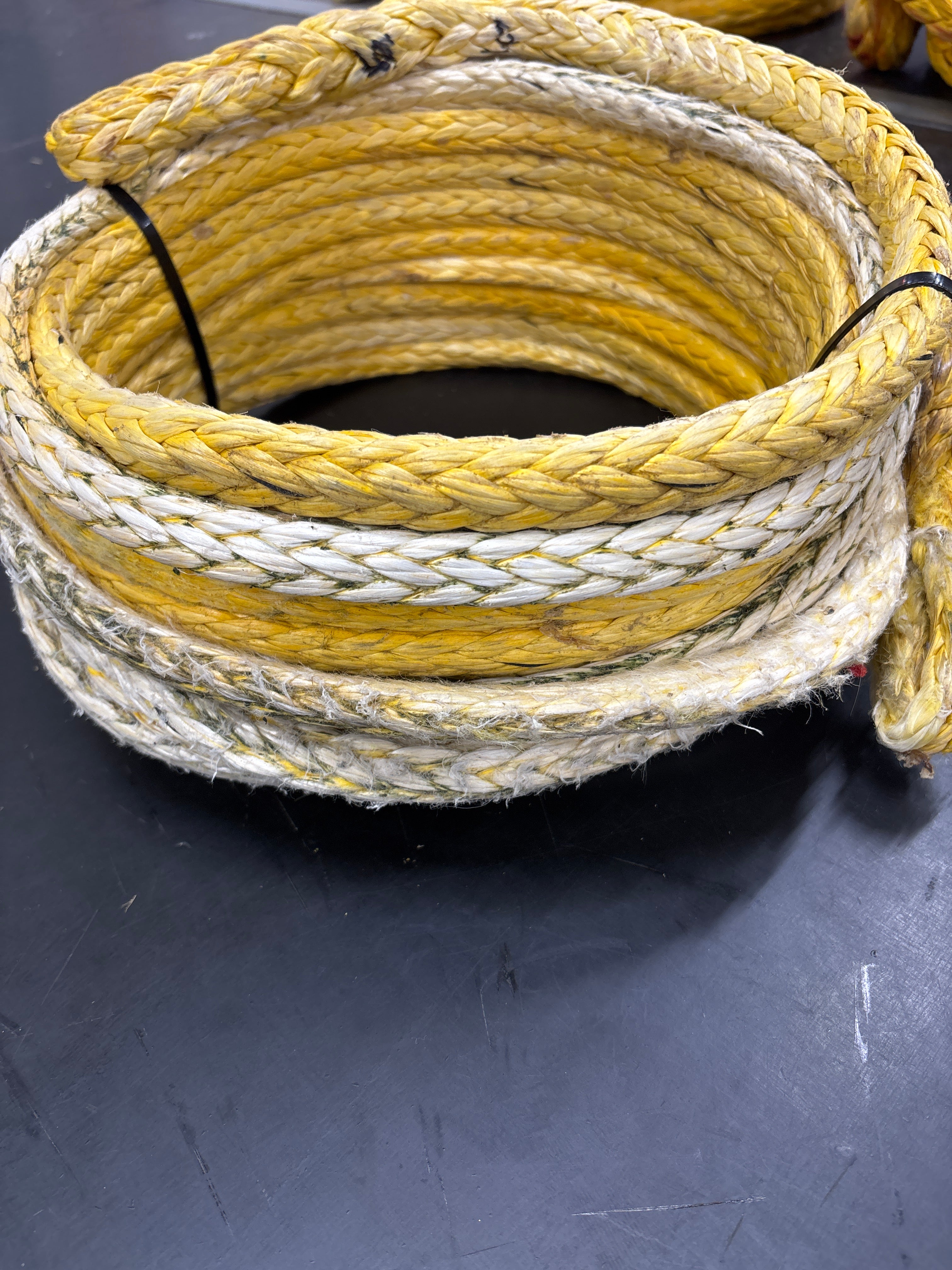 Gebruikte Dyneema 19m/ 14mm + 2 kleine oogjes