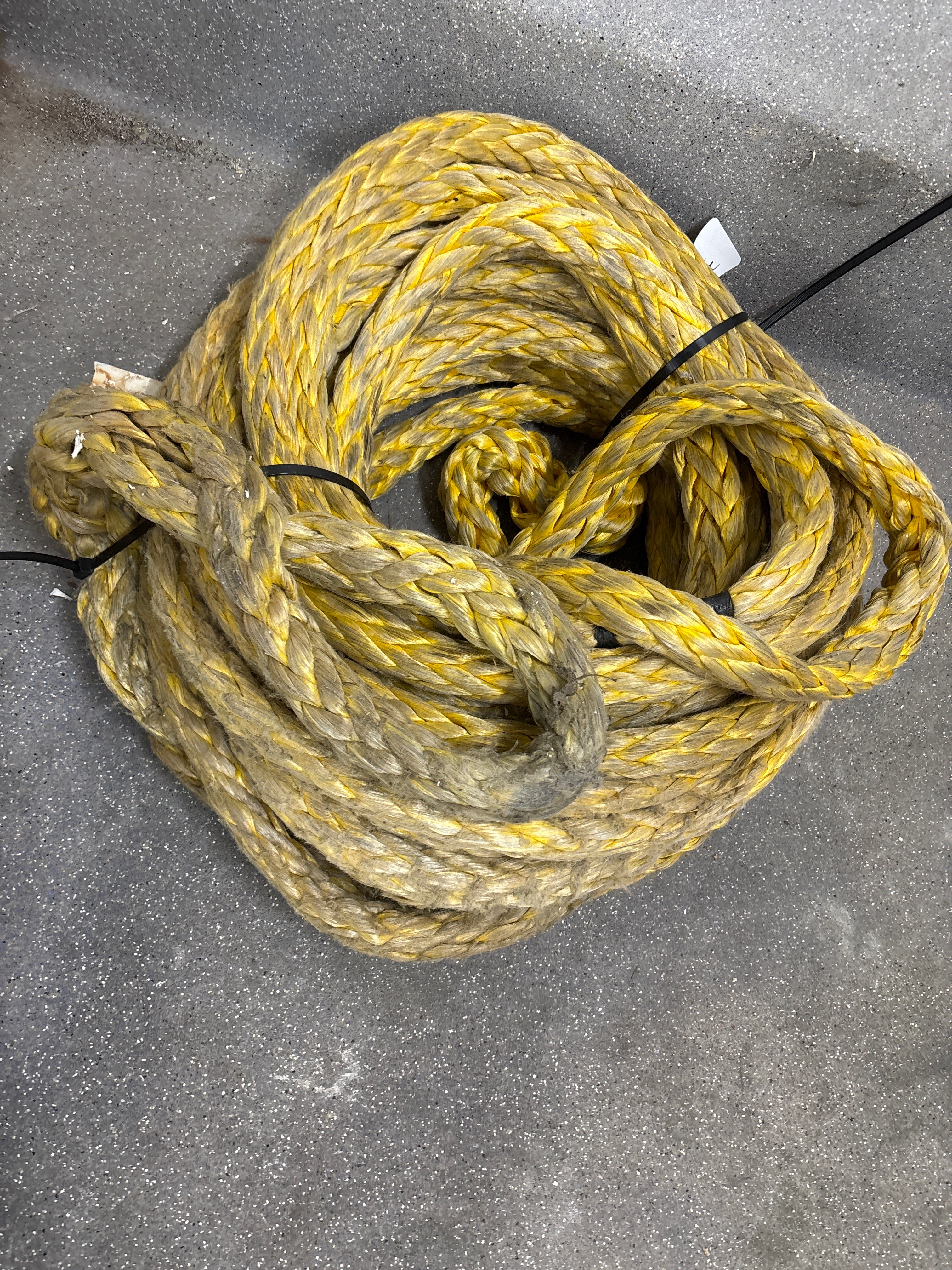 Gebruikte Dyneema 33,5m 26mm+ 1 kleine oog