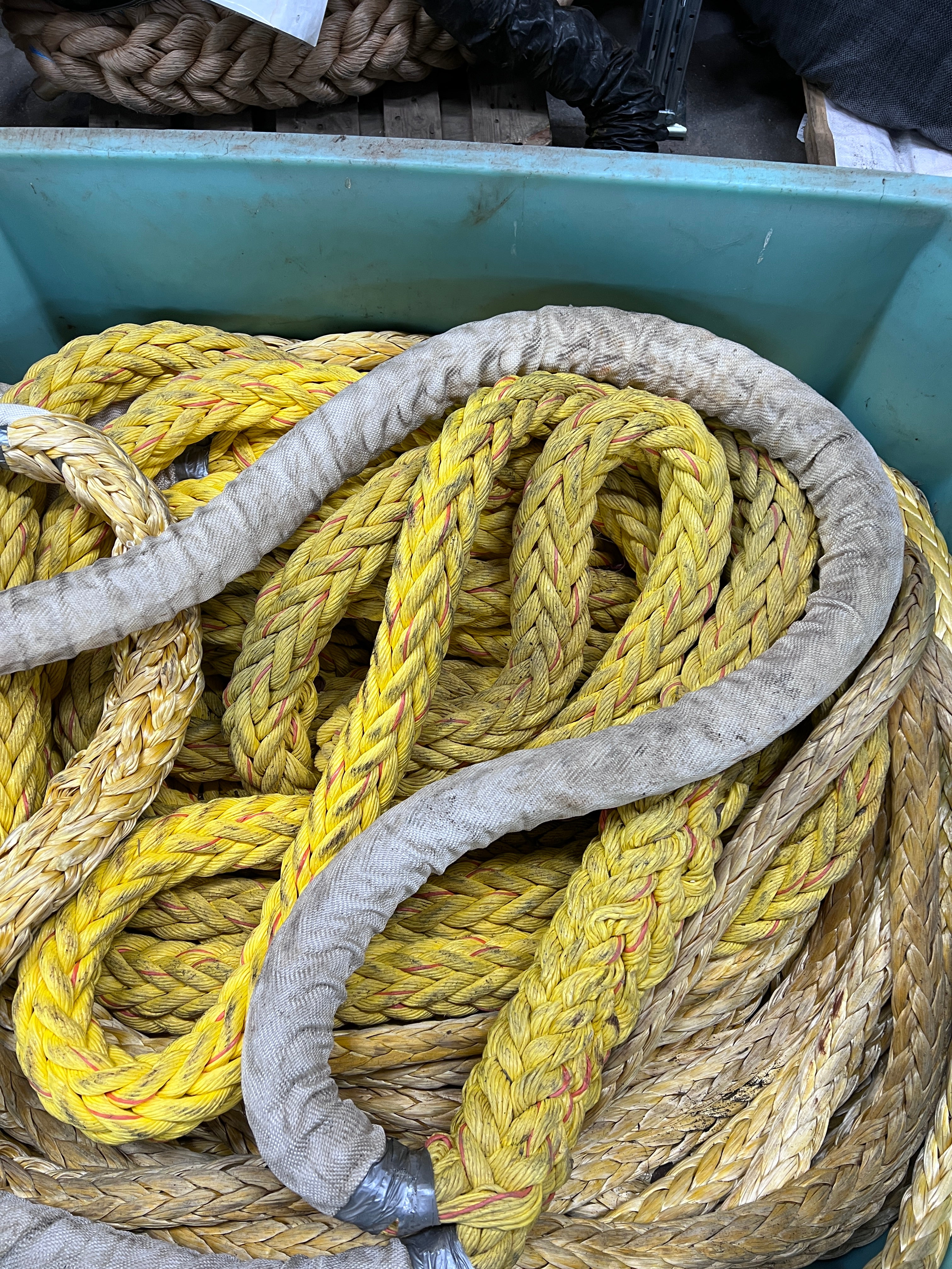 200 mtr dyneema 40mm , plus 30 mtr rekker