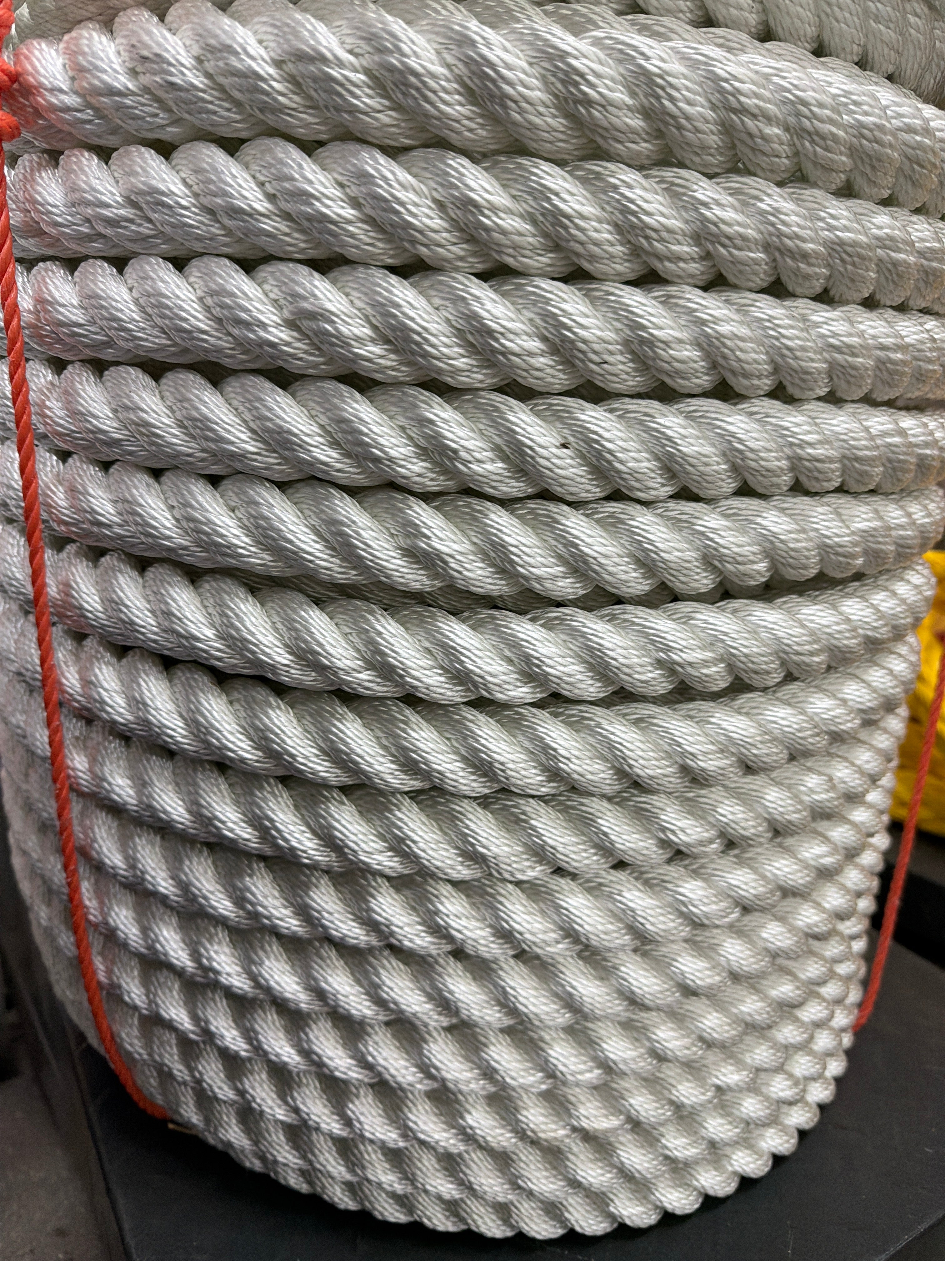 3 strengs polyester wit 100m/ 28mm