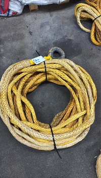 Gebruikte dyneema meer/ sleeplijn 58 meter/ 28mm + kous
